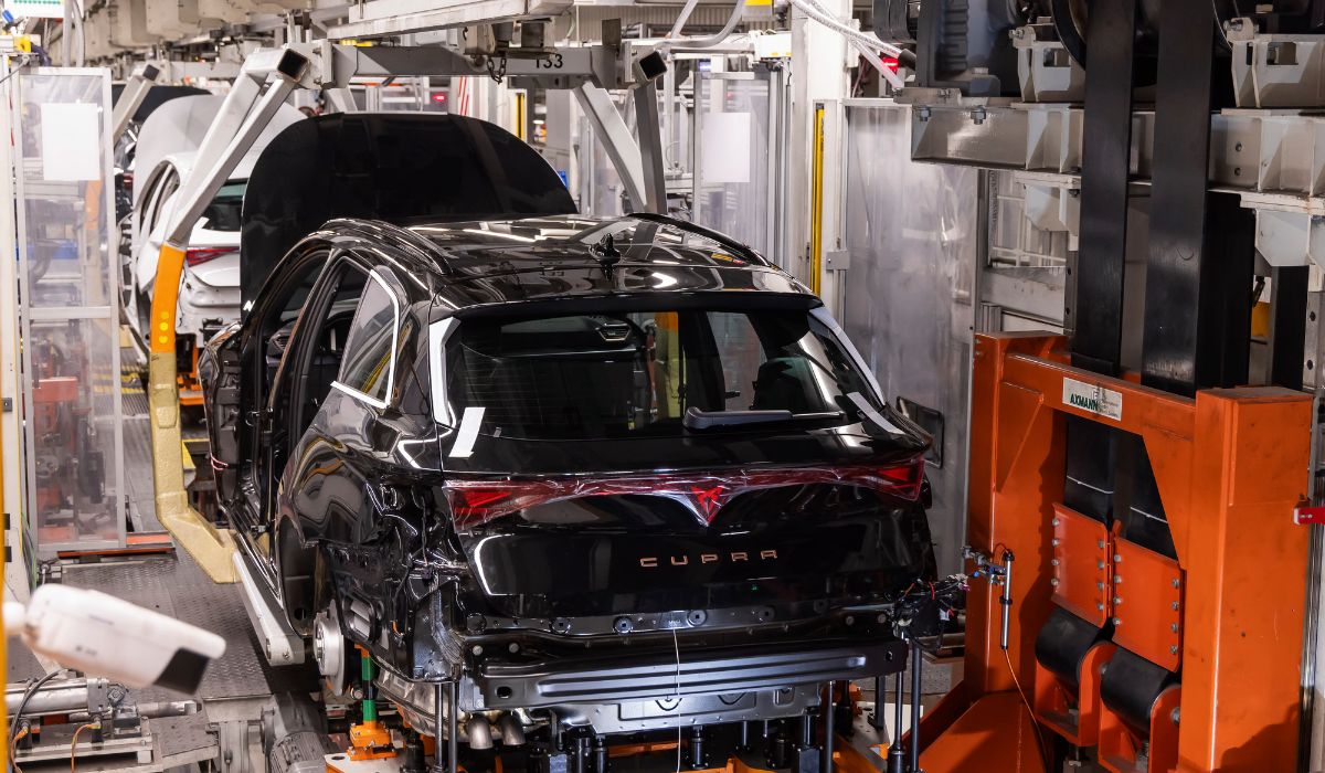 España sigue siendo el segundo fabricante de coches de la UE, pero solo el 13% de su producción era enchufable 1 linea de fabricacion cupra 1